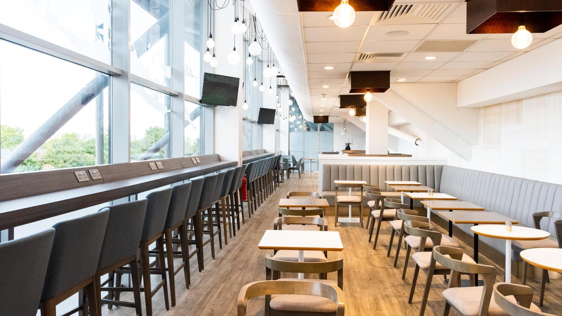 Vista Lounge